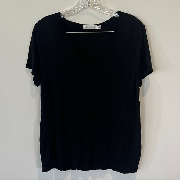 Nordstrom All in Favor Black V-neck short sleeve t-shirt women’s small - Picture 2 of 6